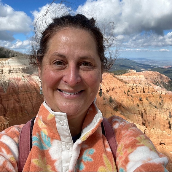 Meet your Posher, Rhonda - Picture 2 of 5